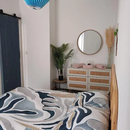 De La 2 Apartment