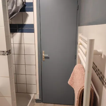 De La 2 Apartment